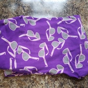 Lularoe leggings.